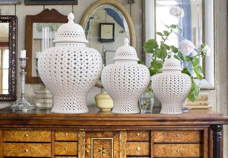 White Ginger Jar / urns